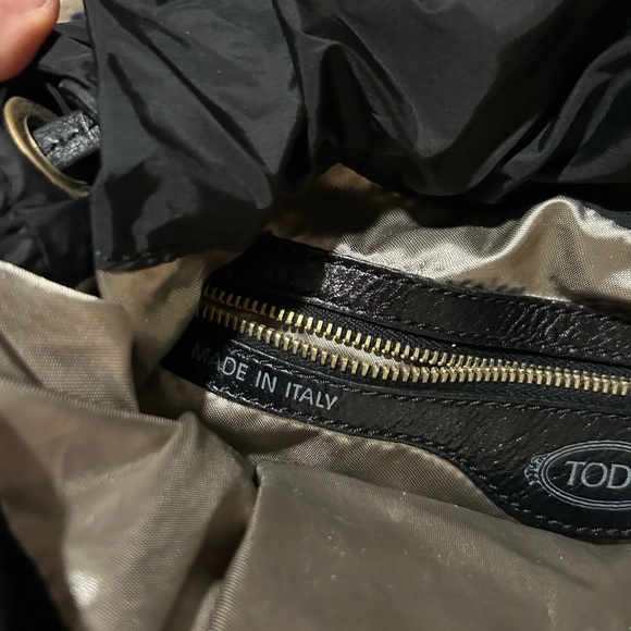 Tod’s Womens Nylon And Leather Zipper Closure Shoulder Bag Black - Picture 9 of 11